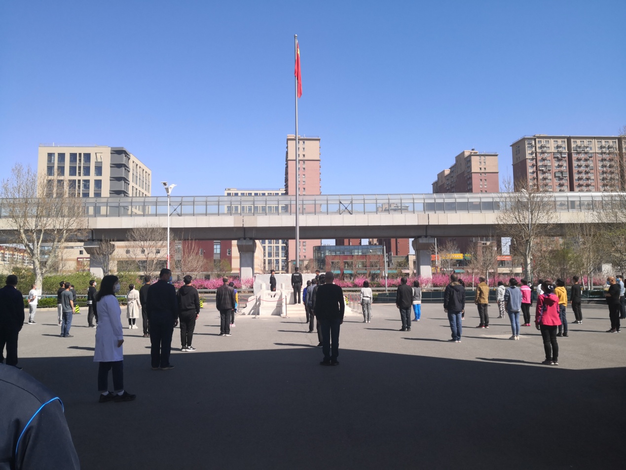 開幕式前，學校舉行升旗儀式.jpg